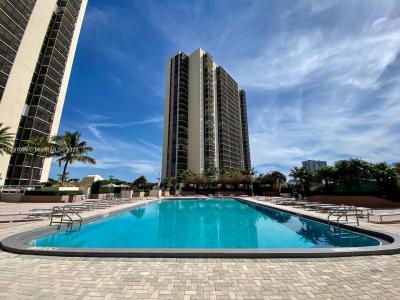 20301 W Country Club Dr 1424, Aventura, Florida 33180, USA