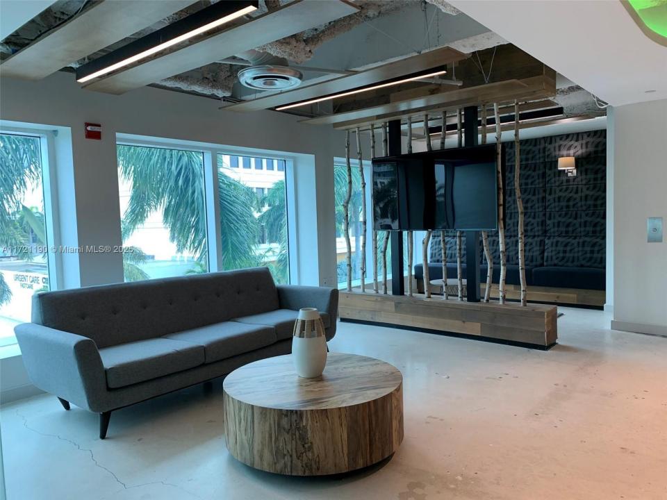 820 W 41 St 301, Miami Beach, 佛罗里达州 33140, 美国