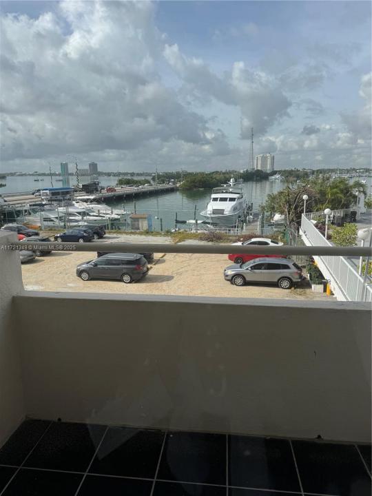 7904 West Dr 204, North Bay Village, Florida 33141, Stati Uniti