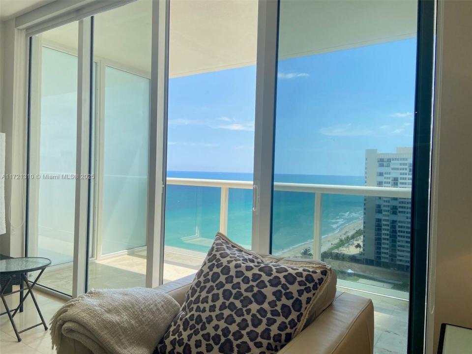 1830 S Ocean Dr 1905, Hallandale Beach, Floride 33009, États-Unis