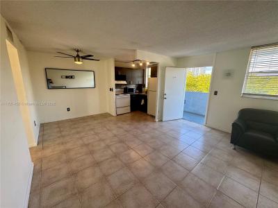 1801 S Treasure Dr 411, North Bay Village, Florida 33141, USA