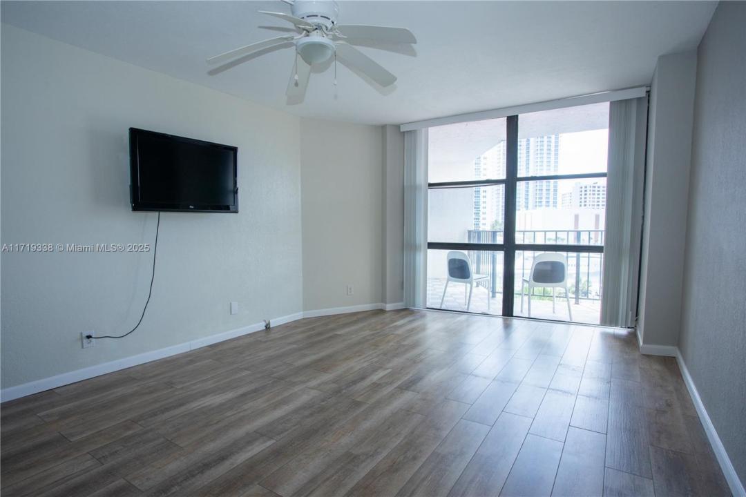 800 Parkview Dr 512, Hallandale Beach, Florida 33009