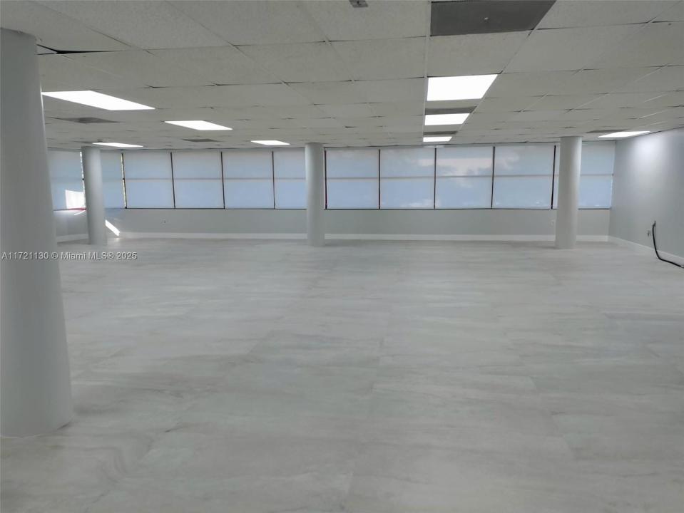 1799 W Oakland Park Blvd, Oakland Park, Floryda 33311, USA