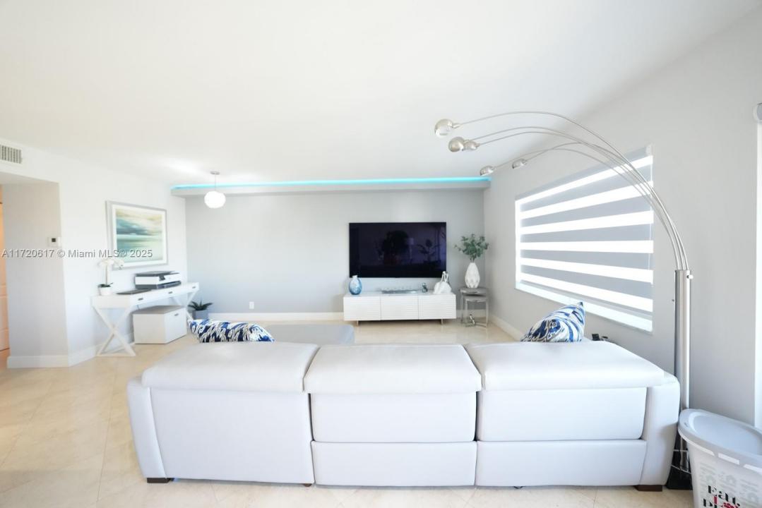 200 Diplomat Pkwy 827, Hallandale Beach, Florida 33009, Estados Unidos