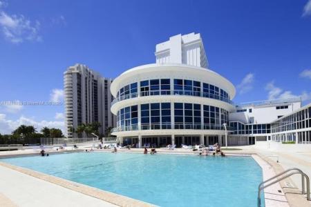 5445 Collins Ave M21, Miami Beach, Florida 33140, USA