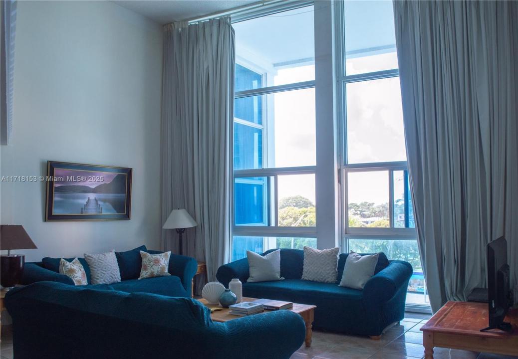 5445 Collins Ave M21, Miami Beach, Florida 33140, Stati Uniti