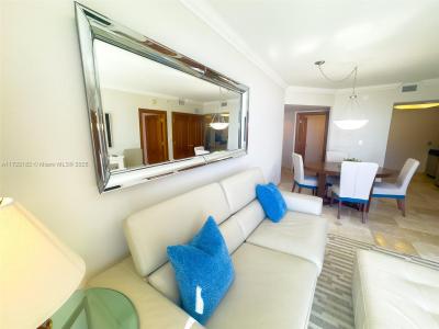 6365 Collins Ave 1506, Miami Beach, Florida 33141, USA