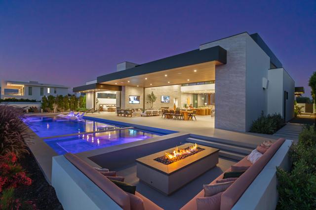 Pike Place, La Quinta, California 92253