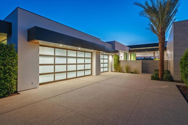 Pike Place, La Quinta, California 92253