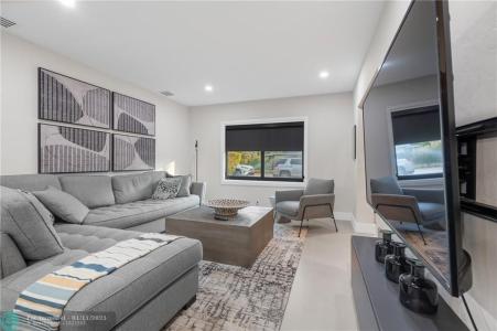 425 NE 25th St, Central Wilton Manor, Wilton Manors, Florida 33305