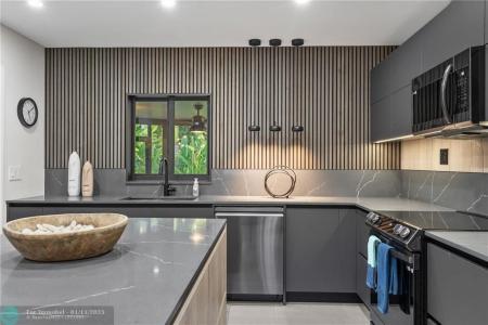 425 NE 25th St, Central Wilton Manor, Wilton Manors, Florida 33305
