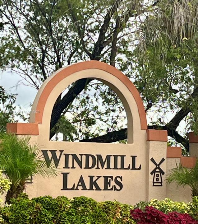 8710 SW 3rd St 104, Pembroke Pines, Florida 33025, USA