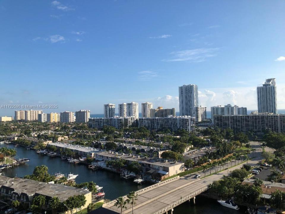 2500 Parkview Dr 1410, Hallandale Beach, Florida 33009, USA