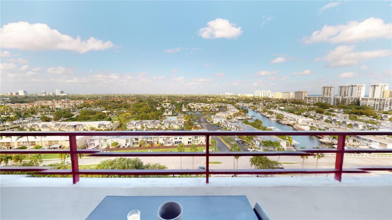 2500 Parkview Dr 1410, Hallandale Beach, Florida 33009, USA