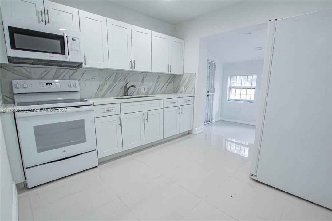 575 NW 49th St, Miami, Florida 33127