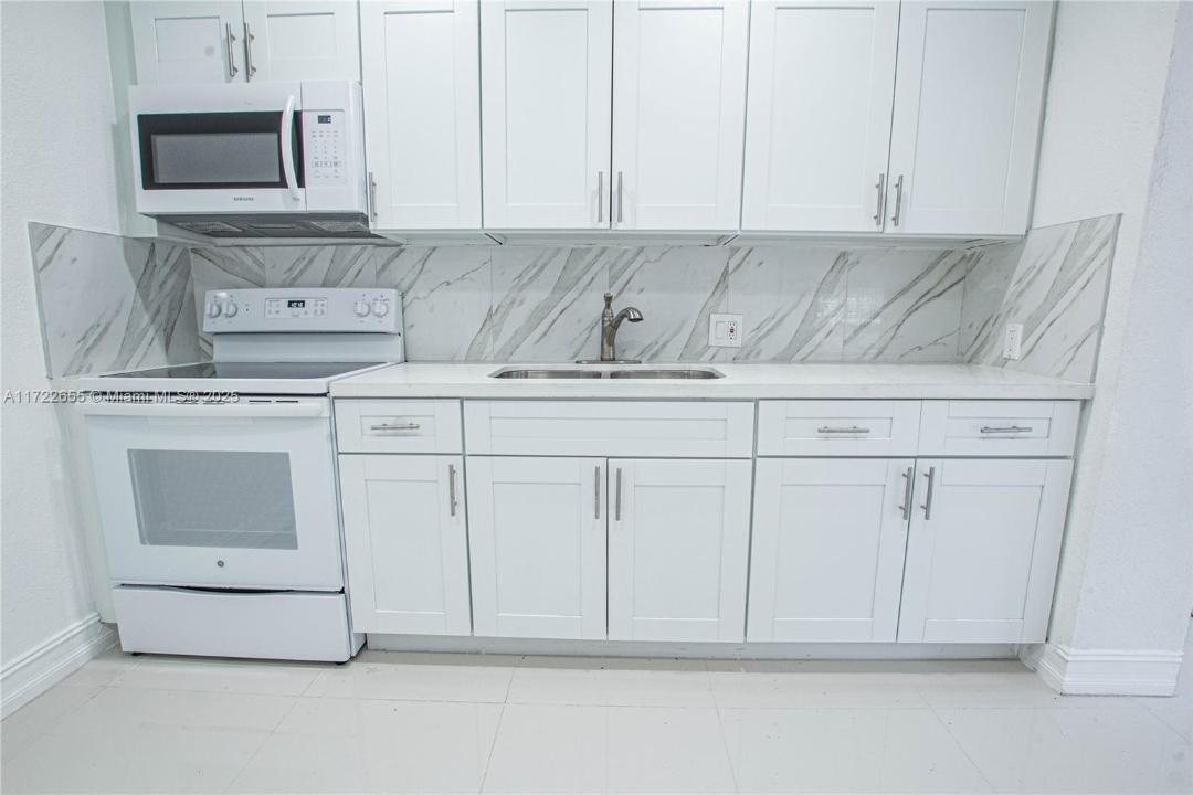 575 NW 49th St, Miami, Florida 33127