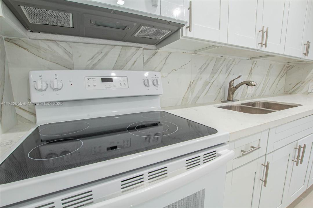 575 NW 49th St, Miami, Florida 33127