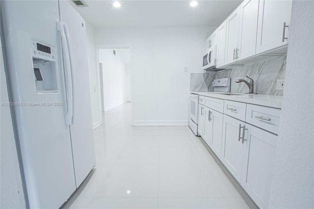 575 NW 49th St, Miami, Florida 33127