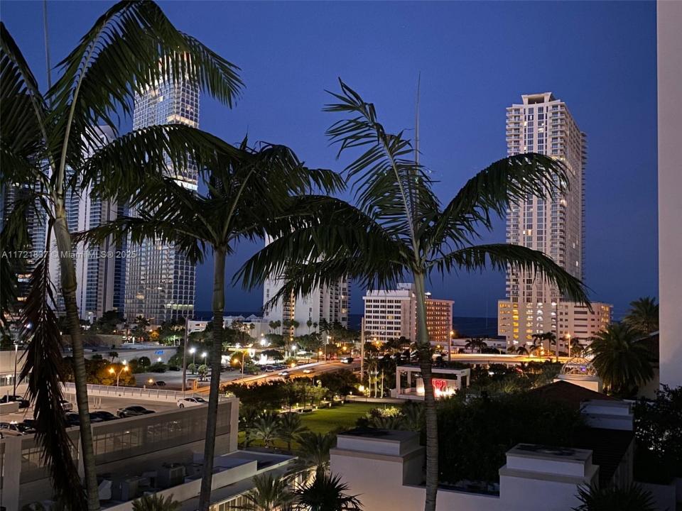 300 Sunny Isles Blvd 4-703, Sunny Isles Beach, Floride 33160, États-Unis
