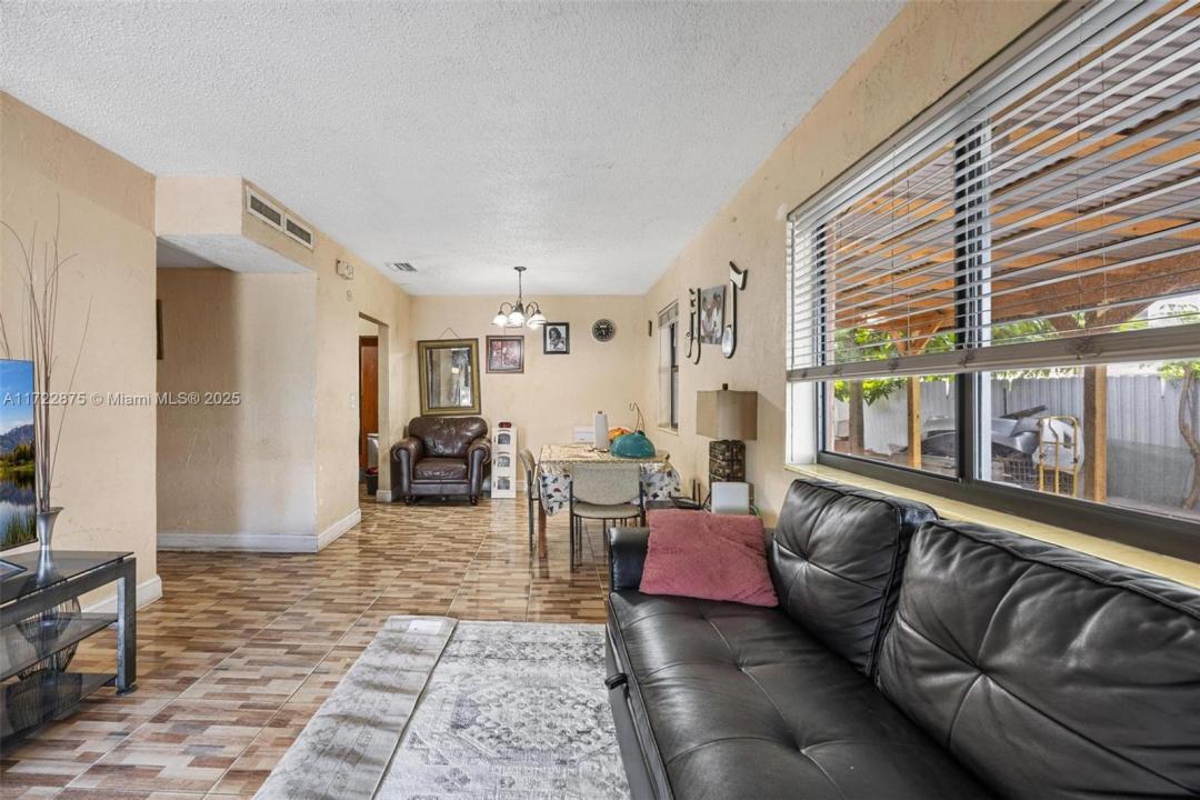 620 NE 137th St, North Miami, Florida 33161, HOA KỲ