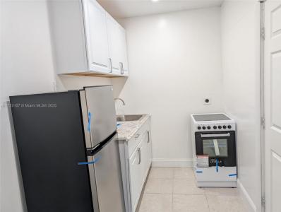4360 NW 5th Pl A, Plantation, Florida 33317, USA