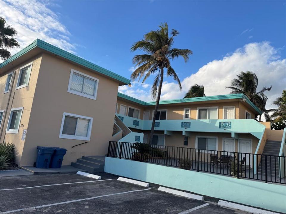 323 Monroe St, Hollywood, Florida 33019
