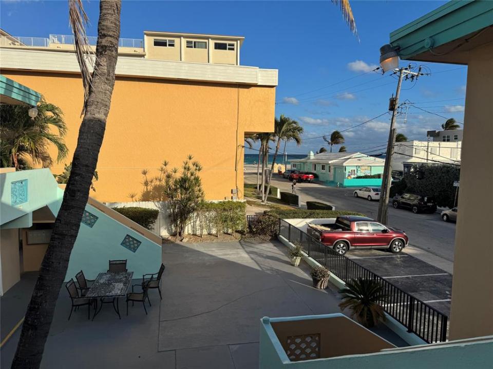 323 Monroe St, Hollywood, Florida 33019