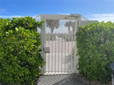 5005 Collins Ave 304, Miami Beach, Florida 33140, USA