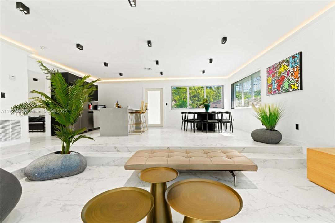 270 NW 50th, Miami, Floride 33127, États-Unis