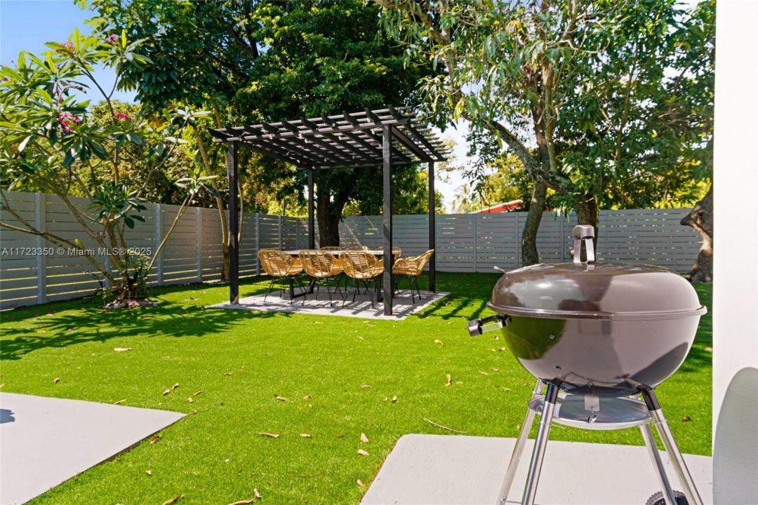 270 NW 50th, Miami, Floride 33127, États-Unis