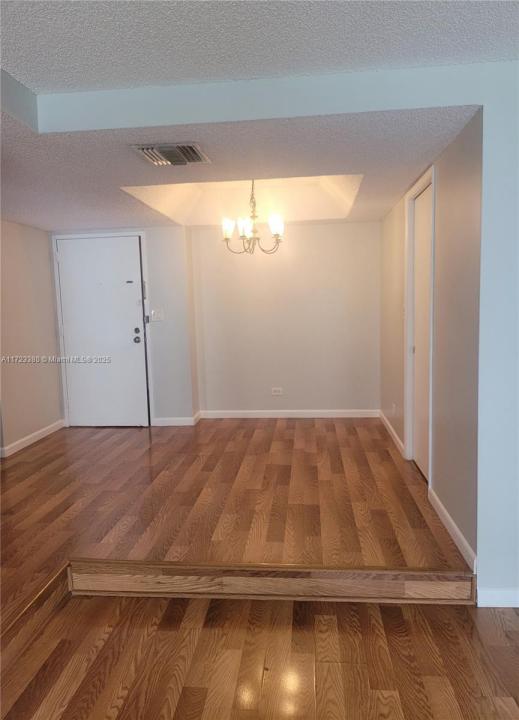 3750 Inverrary Dr 2Y, Lauderhill, 佛罗里达州 33319, 美国
