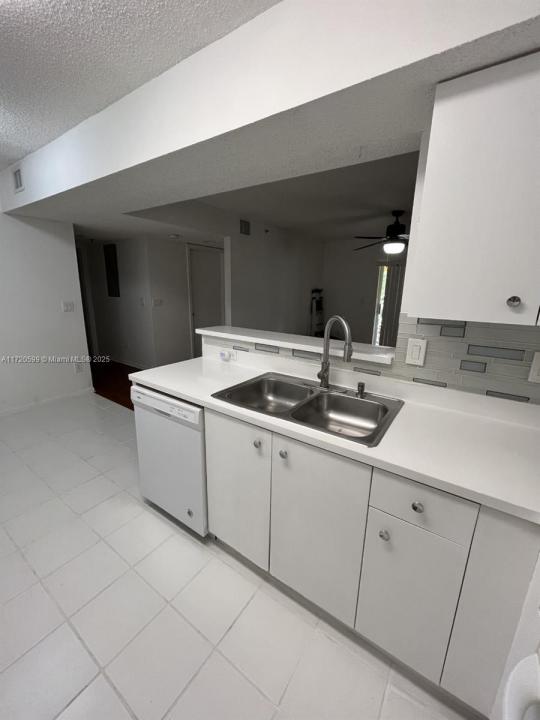 5540 NW 61st St 422, Coconut Creek, 佛罗里达州 33073, 美国