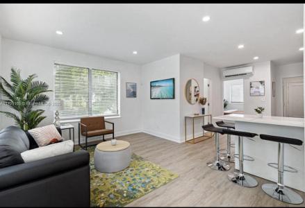 830 9th St 25, Miami Beach, Florida 33139, USA