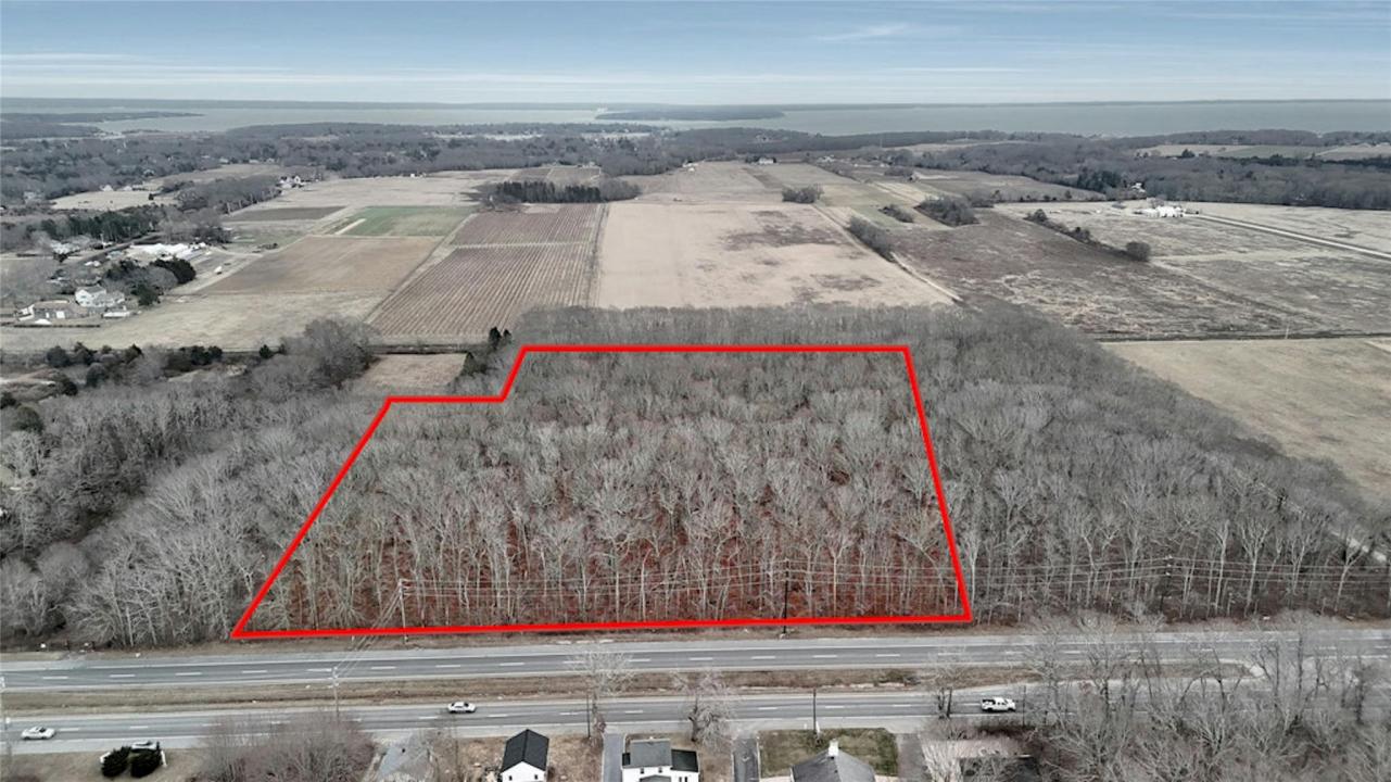 15690 County Road 48, Southold, New York 11935