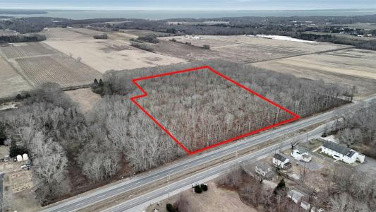 15690 County Road 48, Southold, New York 11935