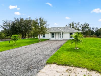 19212 NW 264th Street, Okeechobee, Florida 34972, USA