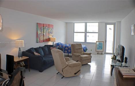 9511 Collins Ave 1108, Surfside, Florida 33154, USA