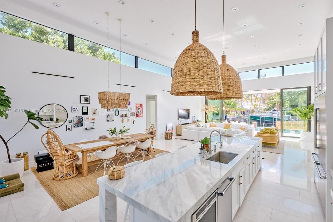 2360 Bayview Ln, North Miami, Flórida 33181, Estados Unidos
