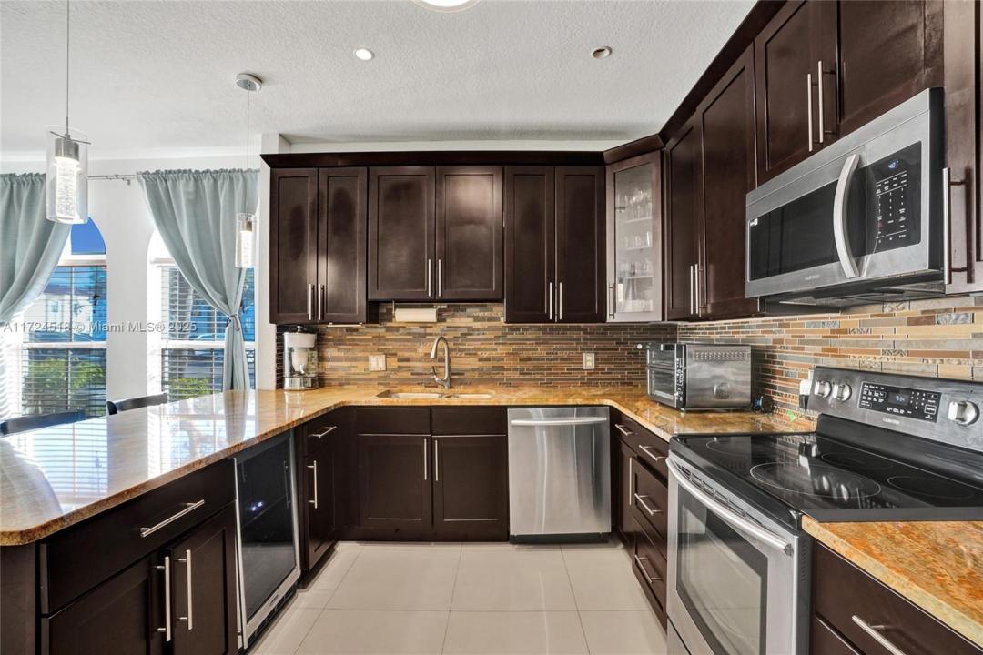 4351 SW 160th Ave 103, Miramar, Floryda 33027, USA