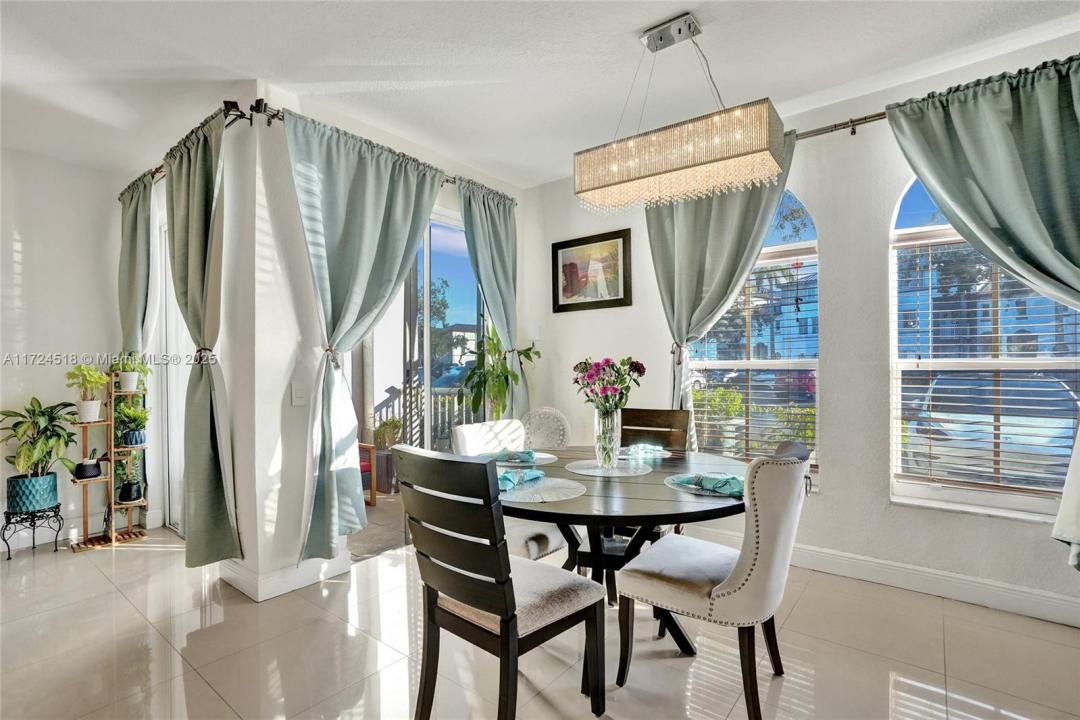 4351 SW 160th Ave 103, Miramar, Floryda 33027, USA
