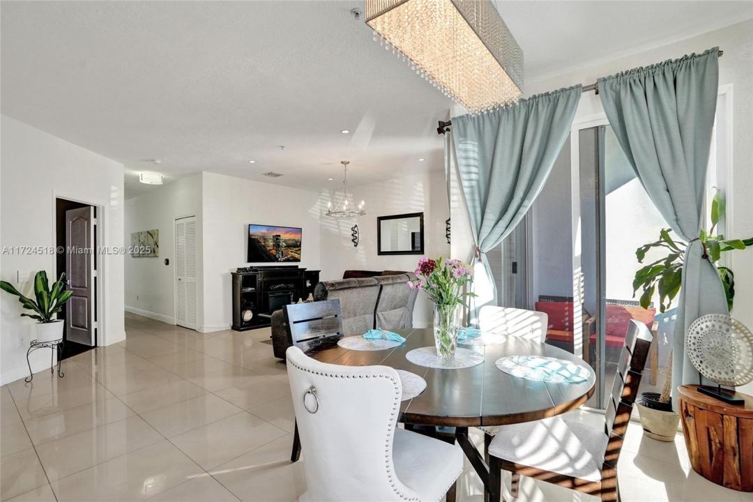4351 SW 160th Ave 103, Miramar, Floryda 33027, USA