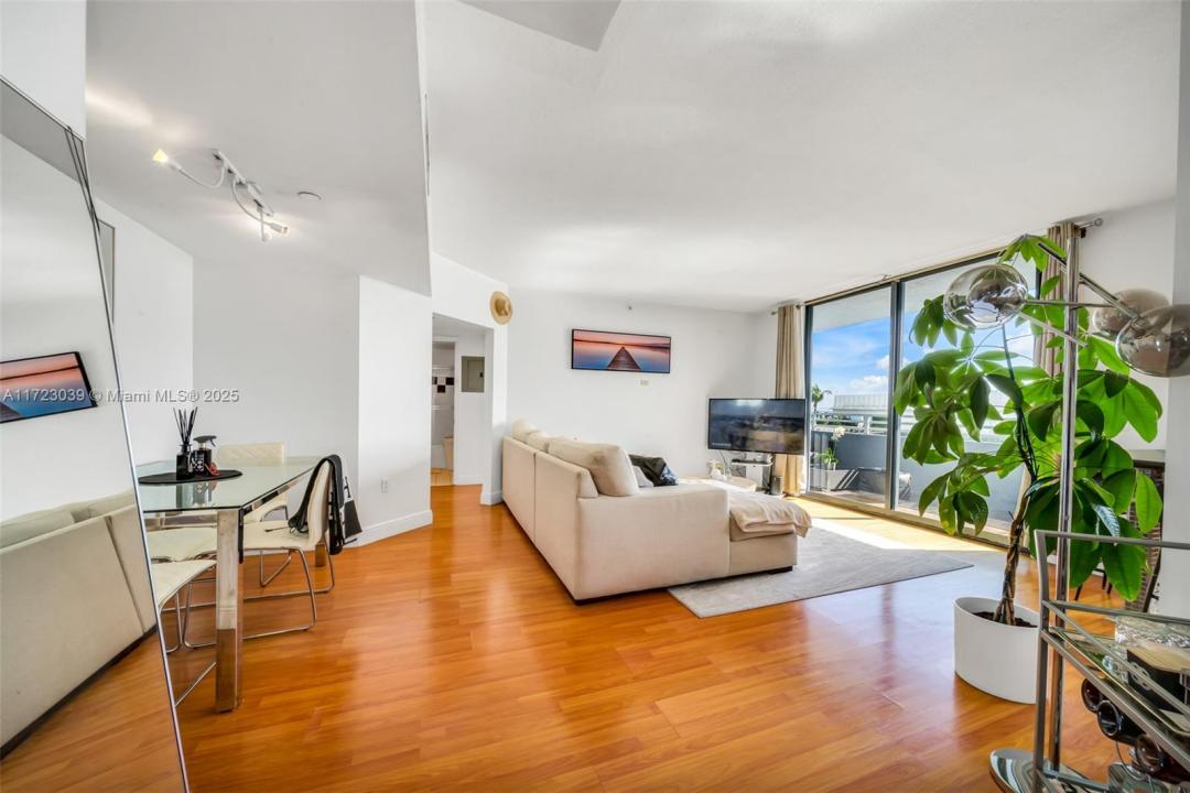 1330 West Ave 1904, Miami Beach, Florida 33139