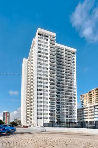 3140 S Ocean Dr 511, Hallandale Beach, Florida 33009, USA