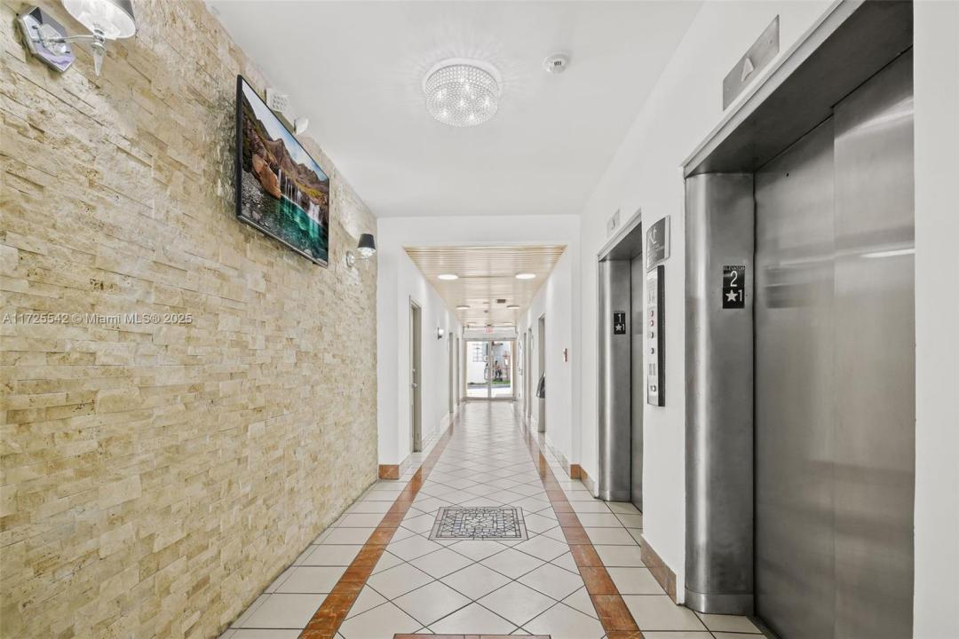 960 W 41st St, Miami Beach, 佛罗里达州 33140, 美国