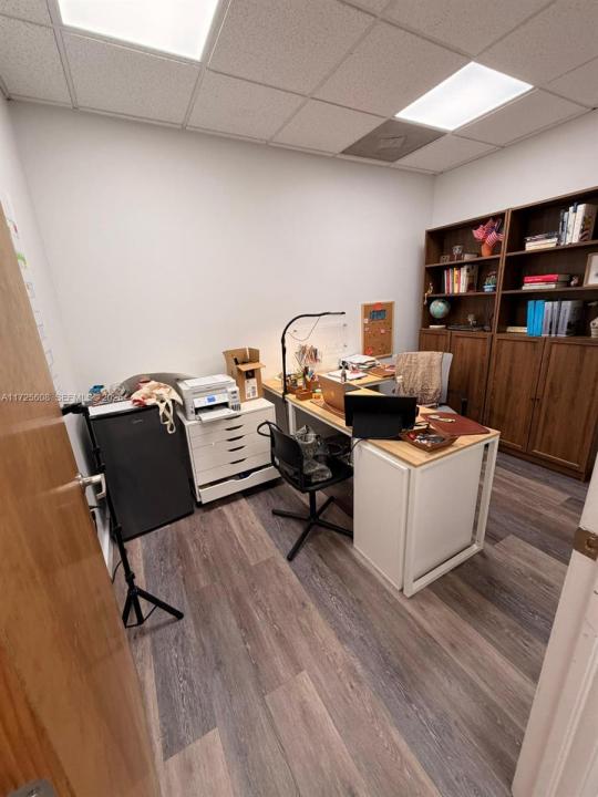 12550 Biscayne Blvd 800-16, North Miami, Florida 33181, Stati Uniti
