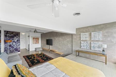 3 Island Ave PHA, Miami Beach, Florida 33139, USA