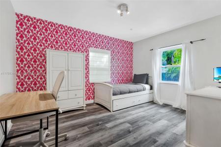 1050 Harrison St, Hollywood, Florida 33019, USA
