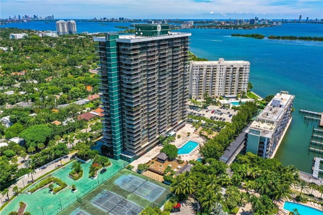 780 NE 69th St 1904, Miami, Флорида 33138, Соединенные Штаты