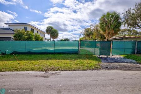 254 Capri Ave, Lauderdale By The Sea, Florida 33308