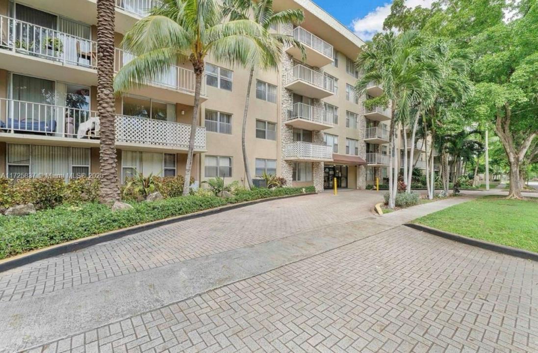 1805 Sans Souci Blvd 429, North Miami, Florida 33181, USA